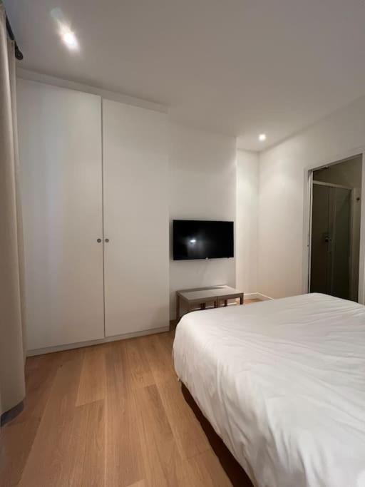 Luxury Appartment, Champs Elysees, Neuf ! 파리 외부 사진
